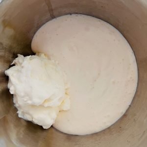 Sos de usturoi cu iaurt - Rețetă simplă și rapidă 