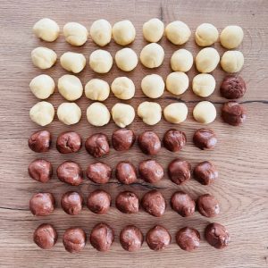 Cornulețe bicolore cu unt, smântână și Nutella