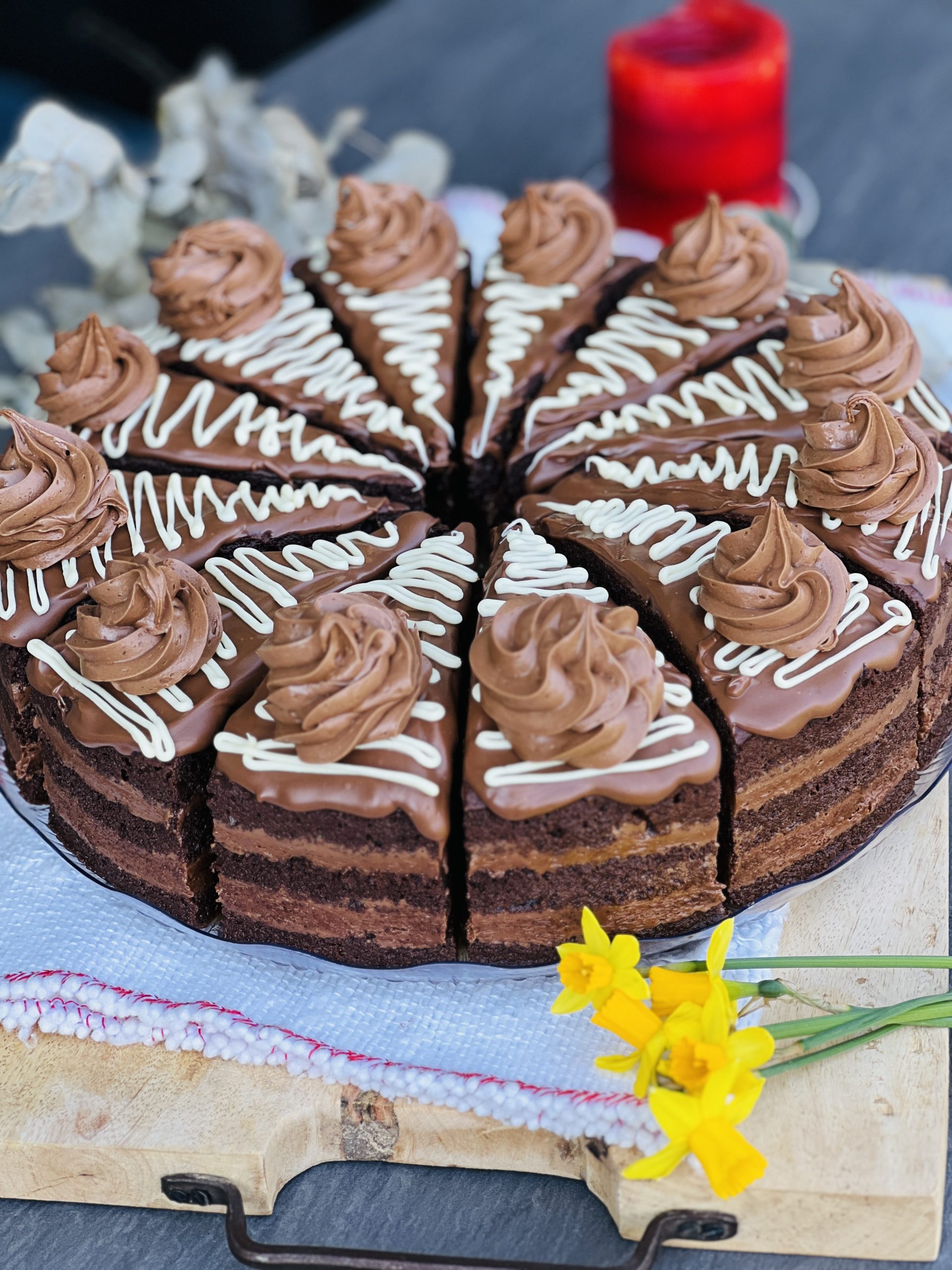 Tort Amandină - desertul spectaculos pentru iubitorii de ciocolată