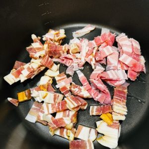 Ciorbă de salata verde cu pui si bacon