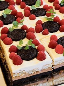 Tiramisu cheesecake cu Oreo și zmeură