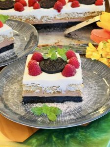 Tiramisu cheesecake cu Oreo și zmeură