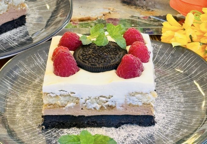 Tiramisu cheesecake cu Oreo și zmeură