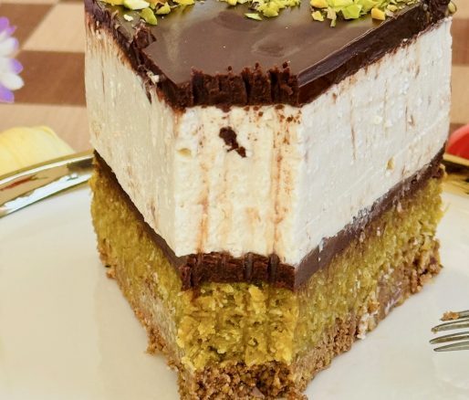 Cheesecake cu fistic in stil Dubai