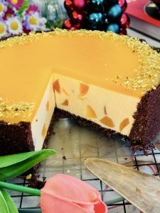 Cheesecake cu caise fără coacere