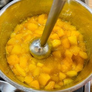 Prăjitura Mario cu mango si mascarpone