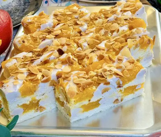 Prăjitura Mario cu mango si mascarpone