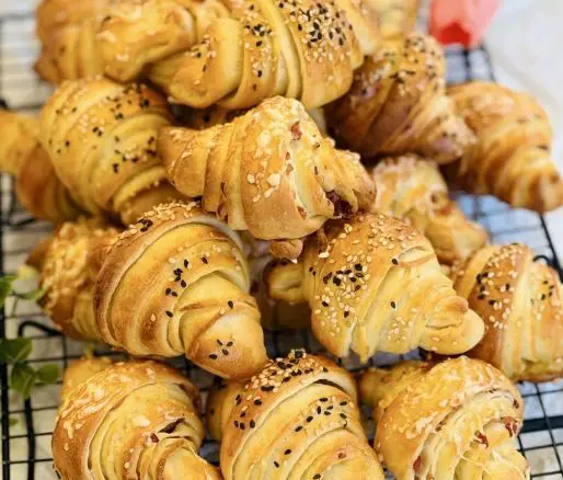 Cornulețe croissant cu unt