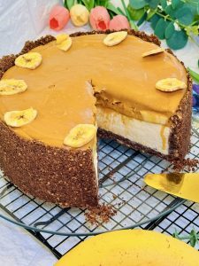 Cheesecake Banoffee cu banane și caramel 