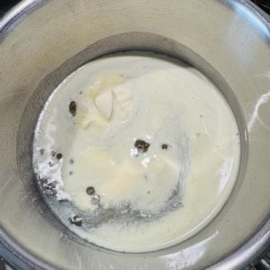 Prăjitură cu vișine și cremă de mascarpone cu ciocolată