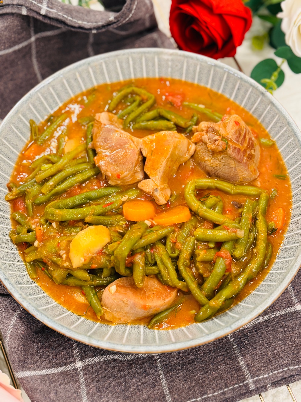 Mâncare de fasole verde cu pulpă de curcan ca-n Ardeal