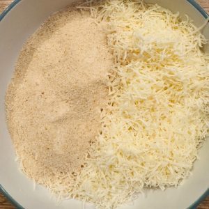 Șnițel de pui Palermo cu parmezan și crustă crocantă