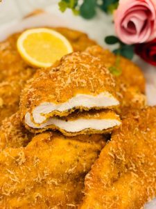 Șnițel de pui Palermo cu parmezan și crustă crocantă
