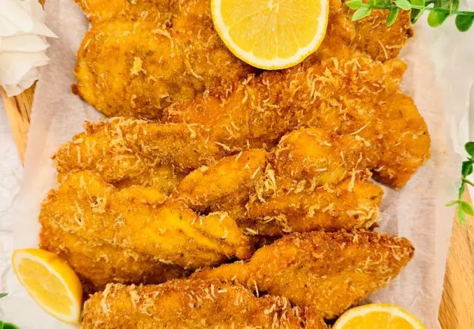 Șnițel de pui Palermo cu parmezan și crustă crocantă
