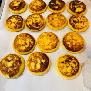 Papanași moldovenești pufoși și aromați