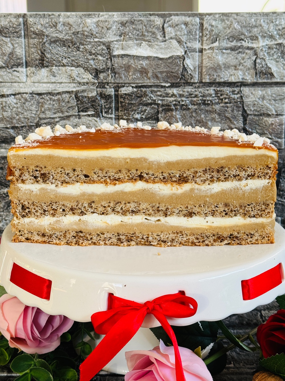 Tort Capriciu cu nucă și cremă de cafea cu mascarpone