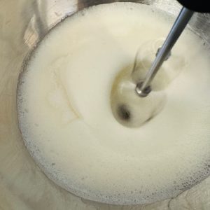 Prăjitură cu mousse de căpșuni cu mascarpone