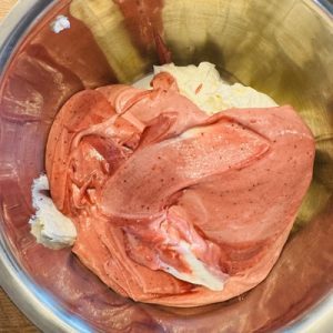 Prăjitură cu mousse de căpșuni cu mascarpone