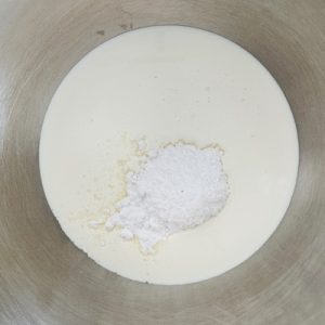 Prăjitura Cioco Fantezie cu căpșuni și banane