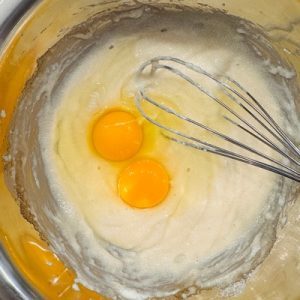 Prăjitura Simina cu afine și cremă de mascarpone cu ciocolată albă