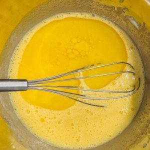 Prăjitura Simina cu afine și cremă de mascarpone cu ciocolată albă
