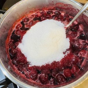 Dulceață de cireșe cu vișine ca la bunica acasă
