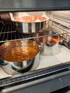 Tort cu mousse de mango și jeleu de vișine