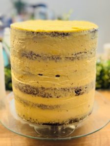 Tort cu mousse de mango și jeleu de vișine