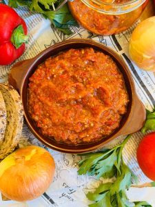 Zacuscă țărănească de vinete cu legume coapte