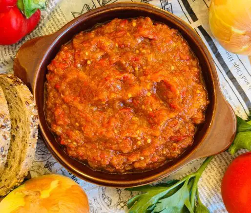 Zacuscă țărănească de vinete cu legume coapte