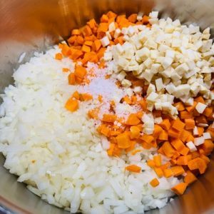 Tocană de legume cu orez la borcan pentru iarnă