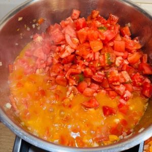 Tocană de legume cu orez la borcan pentru iarnă