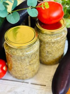 Vinete coapte și tocate la borcan pentru salată