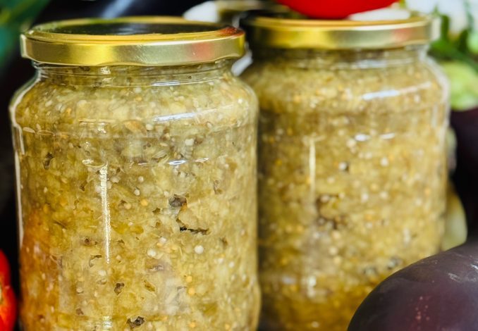 Vinete coapte și tocate la borcan pentru salată