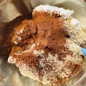 Prăjitura Crem Vanila cu nucă și caramel