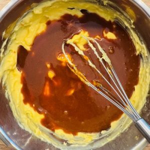Prăjitura Crem Vanila cu nucă și caramel