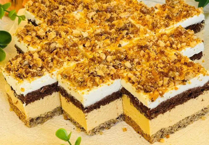 Prăjitura Crem Vanila cu nucă și caramel