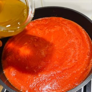 Ketchup de casă fără zahăr și fără conservanți