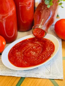 Ketchup de casă fără zahăr și fără conservanți