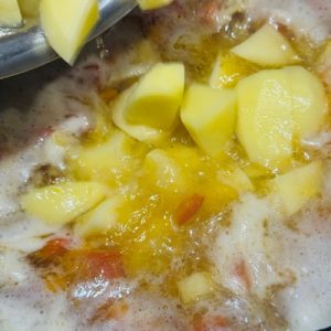 Ciorbă de cartofi cu unghii de porc - Colagen natural făcut acasă