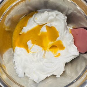 Tort Vlăduț cu cremă de ciocolată și fructe de pădure