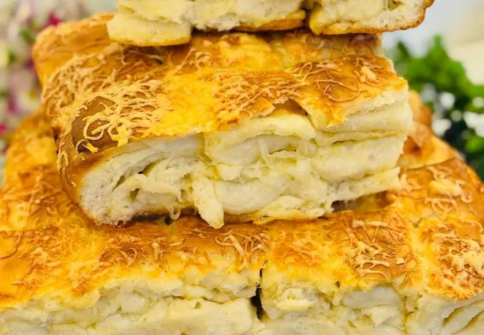 Pogăcele leneșe cu cașcaval