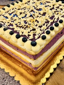 Tort Regal cu Afine și Lămâie