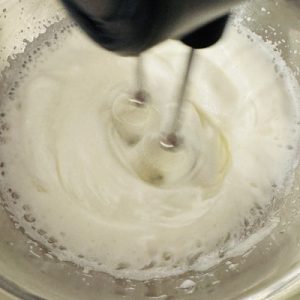 Prăjitură cu mac și ciocolată fără făină