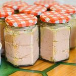 Pate de pui conservat la borcan