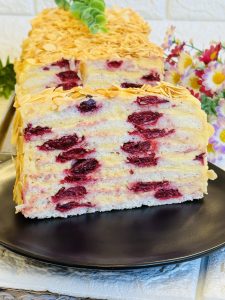 Tort Alb cu vișine