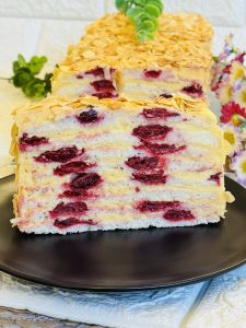 Tort Alb cu vișine