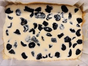 Prăjitura Budincă cu Prune Uscate - Far Breton aux Prunes
