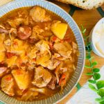 Ciorbă de varză cu cartofi și afumătură - Rețetă sârbească