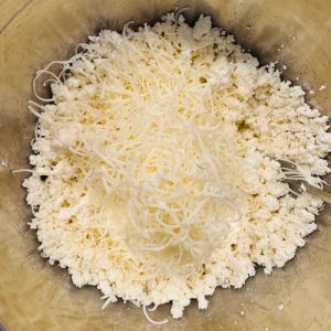 Tagliatelle cu urdă și lămâie